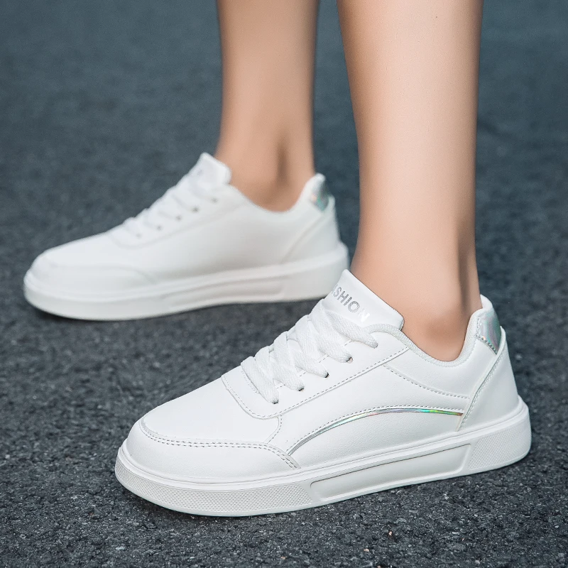 أحذية النساء 2025 موضة جديدة أحذية التزلج للنساء في الهواء الطلق أحذية مشي أحذية رياضية للنساء مريحة zapatos de mujer