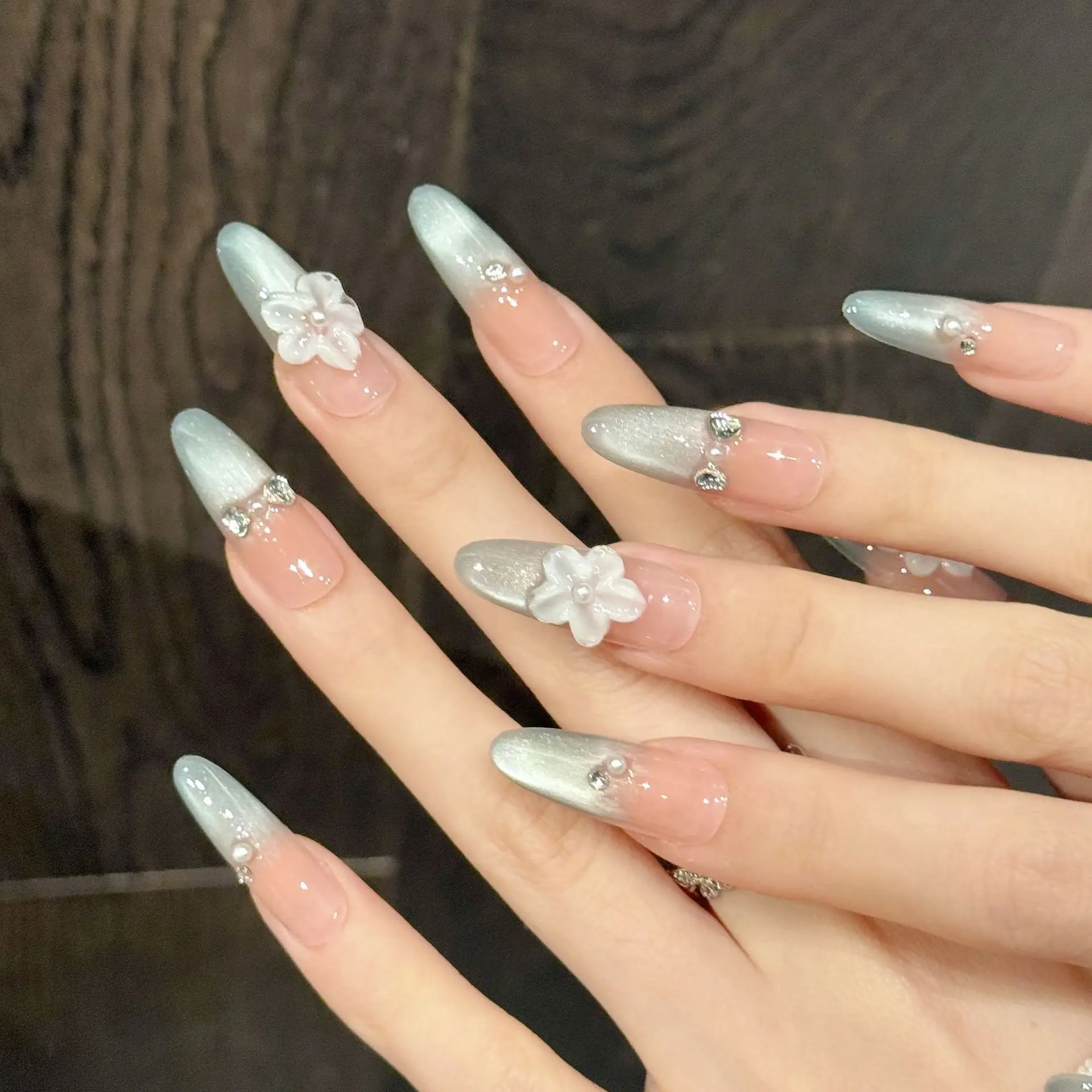 

10pcs Handmade Fake Nails Long Oval Powder silver gradient Press On Nails False French flowers Design