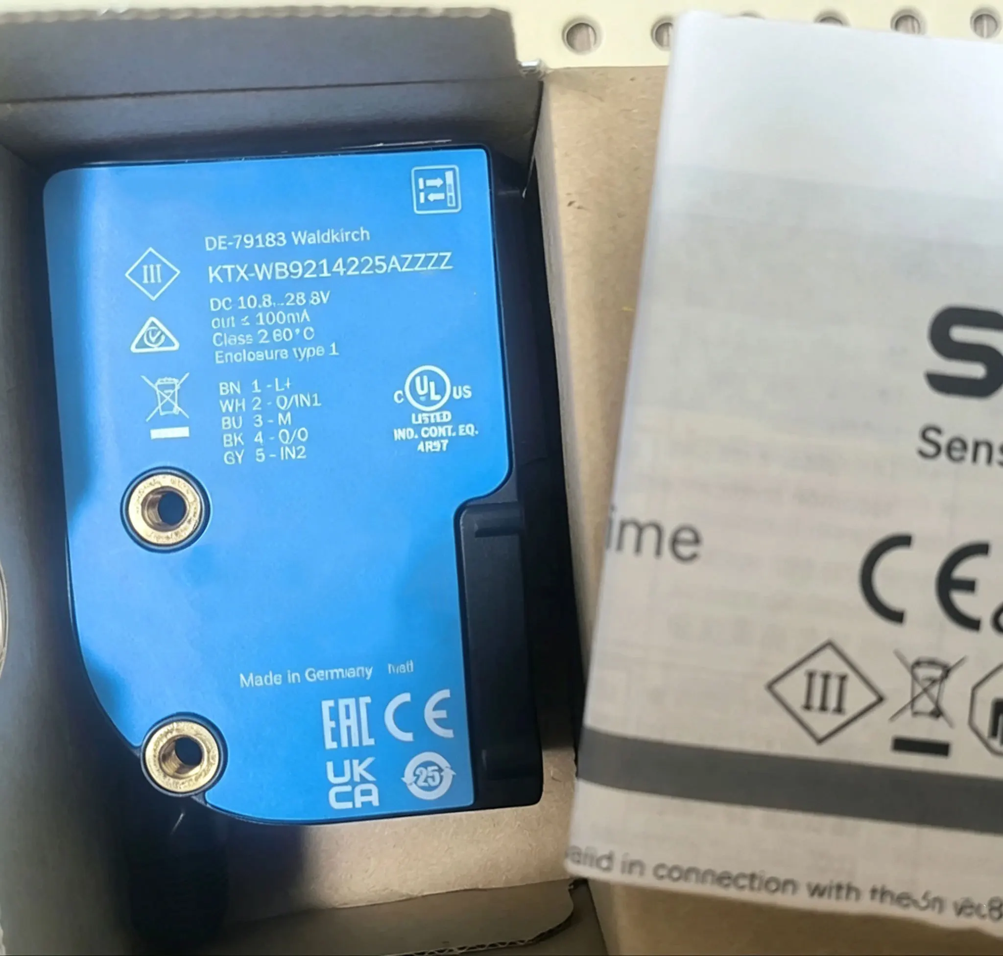 100% New and Original KTX-WB9214225A Displacement sensor FedEx /UPS fast delivery Warranty One-year