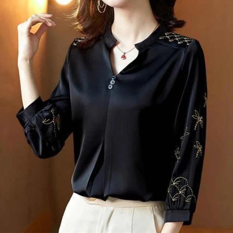 Casual Vintage Solid Embroidery Button Shirt Summer Autum 2023 V-Neck Three Quarter Sleeve Loose Pullovers Tops Women\'s Clothing