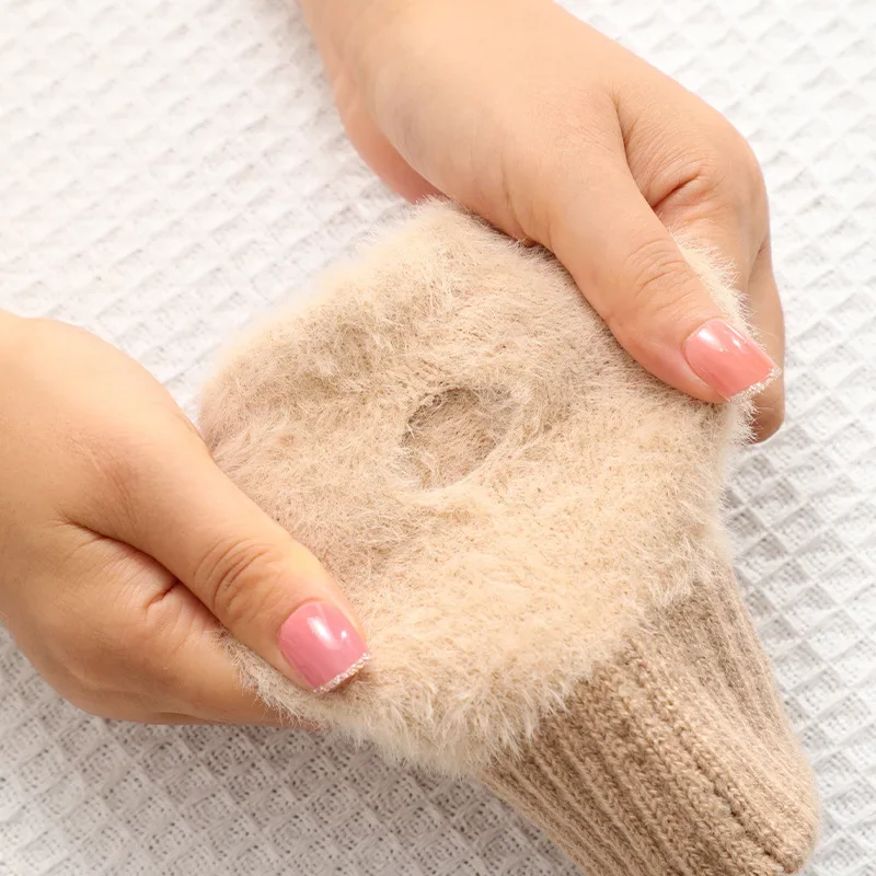 قفازات الشتاء النسائية الفتيات فروي القفازات لمس أصابع قفازات قطيفة في الهواء الطلق القفازات الشتاء الكورية نصف اصبع القفازات