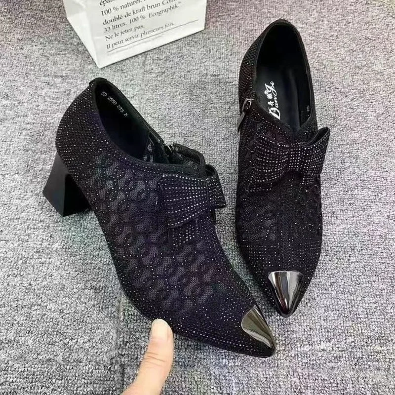 Kobiet szpiczasty Toe sandały luksusowe oddychające siatki Bowknot Rhinestone jasne elegancki połowy na wysokim obcasie proste buty Pump sandały z