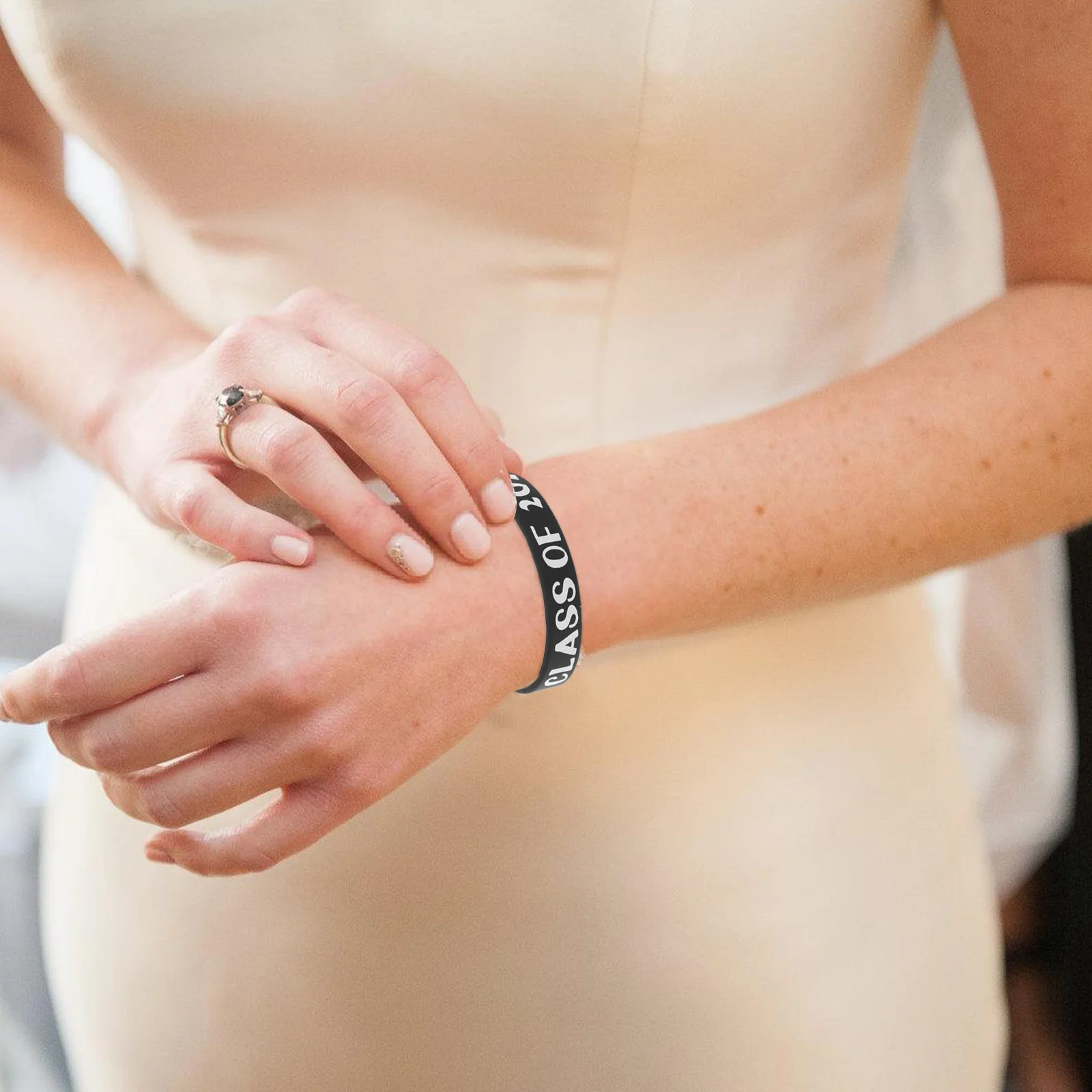 

50 шт. силиконовый браслет для выпускного класса 2024 браслет для мужчин и женщин износостойкий нетоксичный стильный памятный подарок