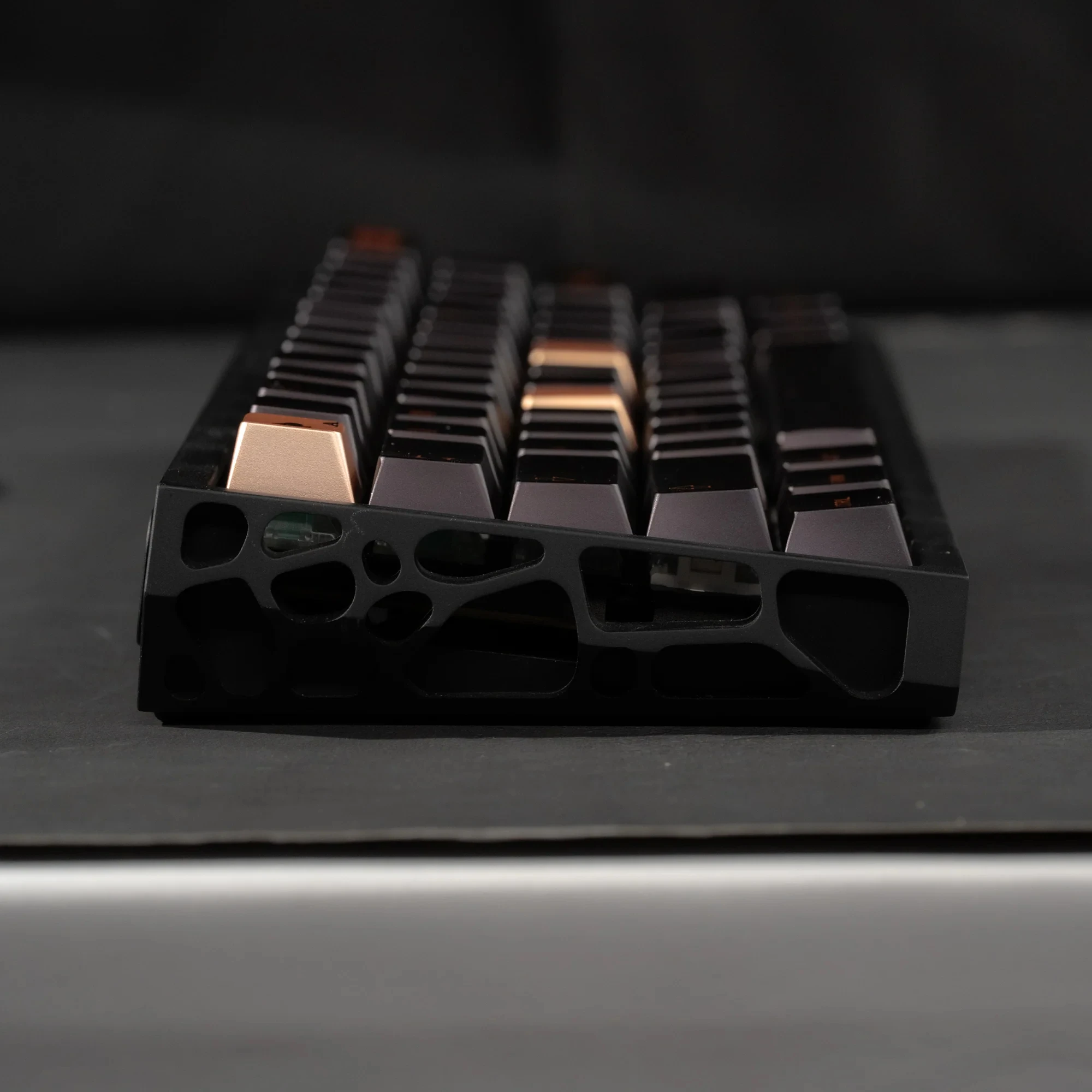 Womier 112-Key Metal Textured Dye Sub PBT Keycaps Cherry Profile Metallic Coating Keycaps untuk MX Switches Mechanical Keyboard