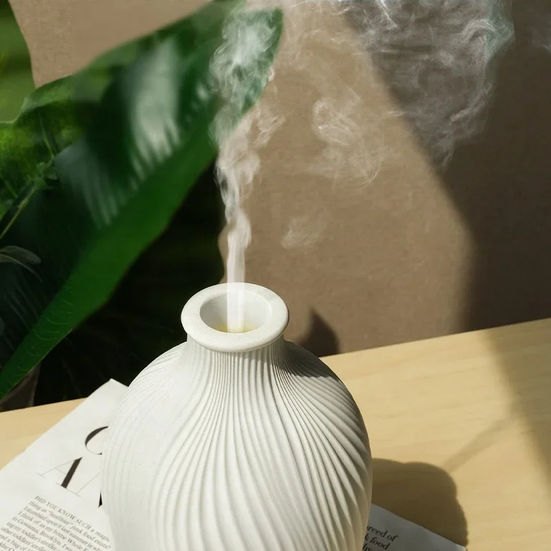 Ellestfun New Design Best Sell Artistic Warm Lamp  Anti-corrosion PP Diffuser Oil Humidifier