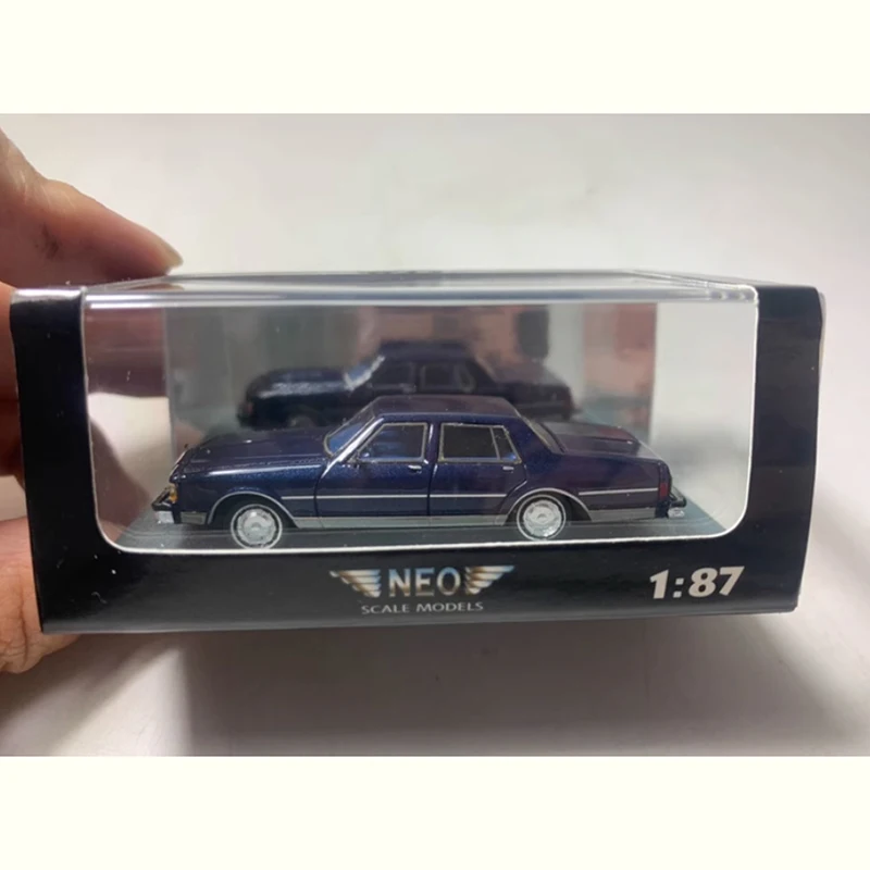 네오 1:87 스케일 카프리스 클래식 레진 시뮬레이션 자동차 모델 정적 수집품 장식용 휴일 장난감 기념품 선물
