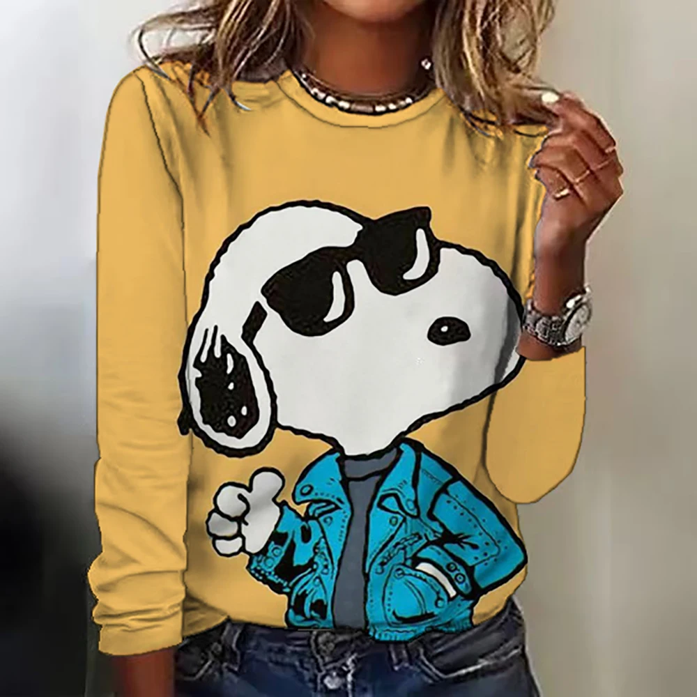 Round neck Snoopy print top for women, long sleeved casual loose T-shirt, fashionable pocket T-shirt, waist cinching top