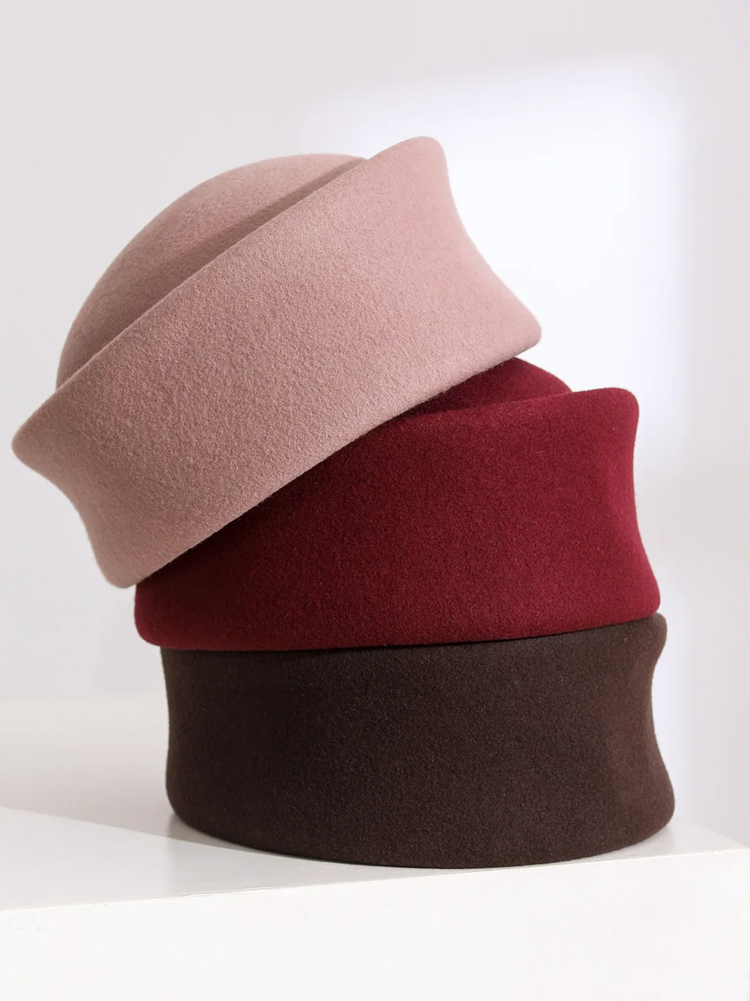 autumn-new-style-women's-woolen-beret-hat-vintage-compact-medicine-box-hat-air-stewardess-flat-cap-warmth-casual-unisex-hat