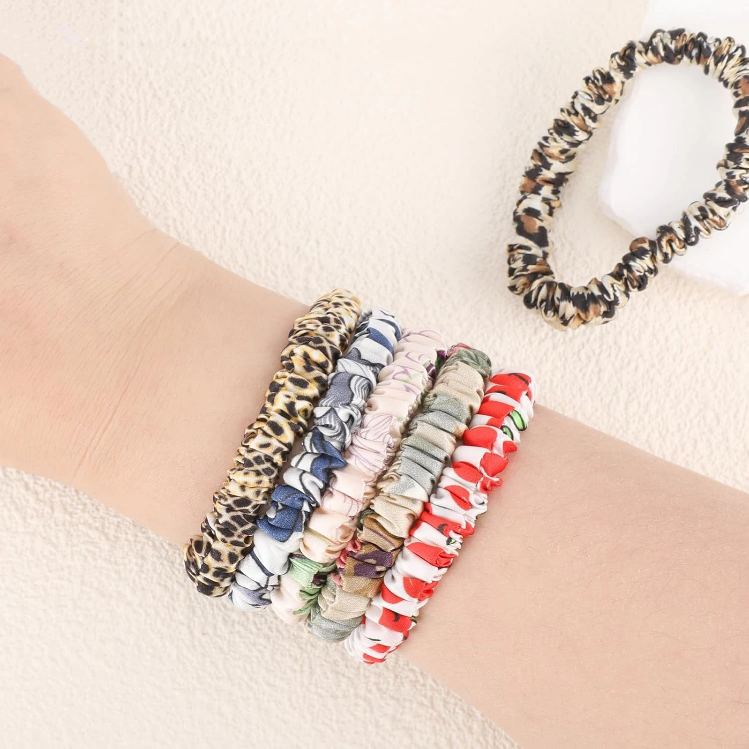 [22 Momme] 3 قطع من ربطات الشعر المطبوعة بالحرير التوت النقي بنسبة 100%، صديقة للبشرة ومرونة متينة، مناسبة لجميع أنواع الشعر.