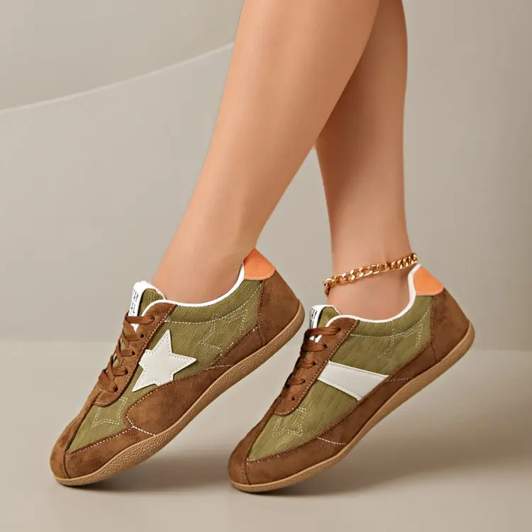 Women's Plus-size Stitching Design Retro German Training Shoes 2026 Spring and Autumn New Star Patch Casual Sports Shoes