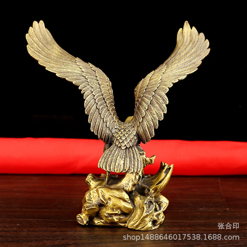 Copper eagle ornament, majestic eagle spreading its wings, office business gift, auspicious decoration, home entrance craft