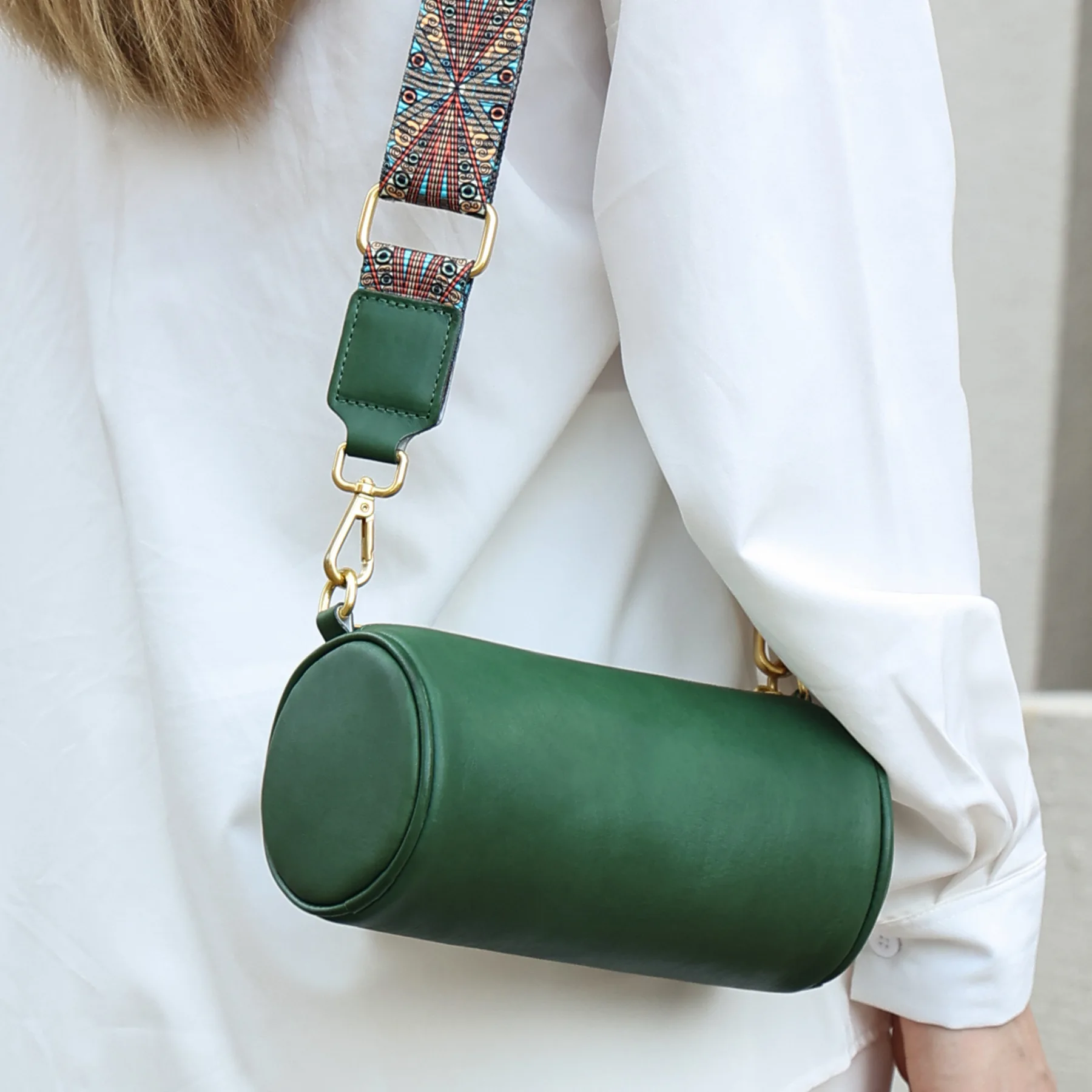 

Leather women's shoulder bag commuter leisure cylinder vegetable tanned leather minimalist women's underarm bag