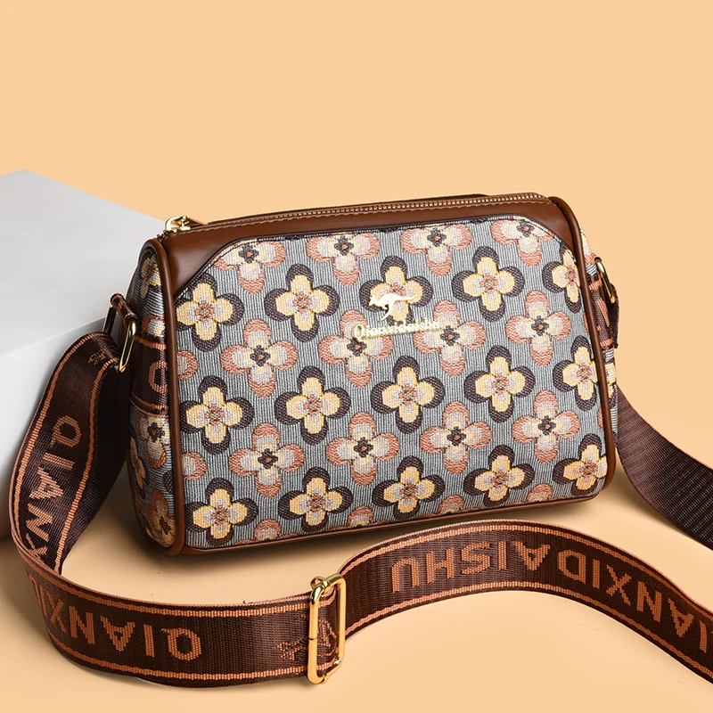 

Elegant Women's PU Shoulder Bag Large Capacity Chic Floral Print Crossbody Purse Lightweight Durable Handbag for Travel Shoppin