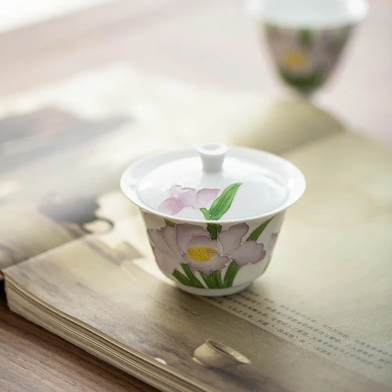 100ML Hand-painted Heap Carved Iris Horseshoe Cover Bowl Modern Small Fresh Household Ceramic Tea Bowl Tea Bowl Kung Fu Teacup
