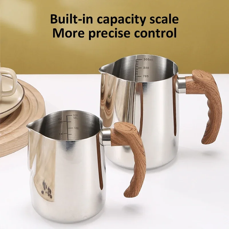 600/900ML Cangkir Kopi Latte Baja Tahan Karat Kendi Buih Susu Kopi dengan Pegangan Kayu Aksesori Kopi Kendi Seni Susu Barista
