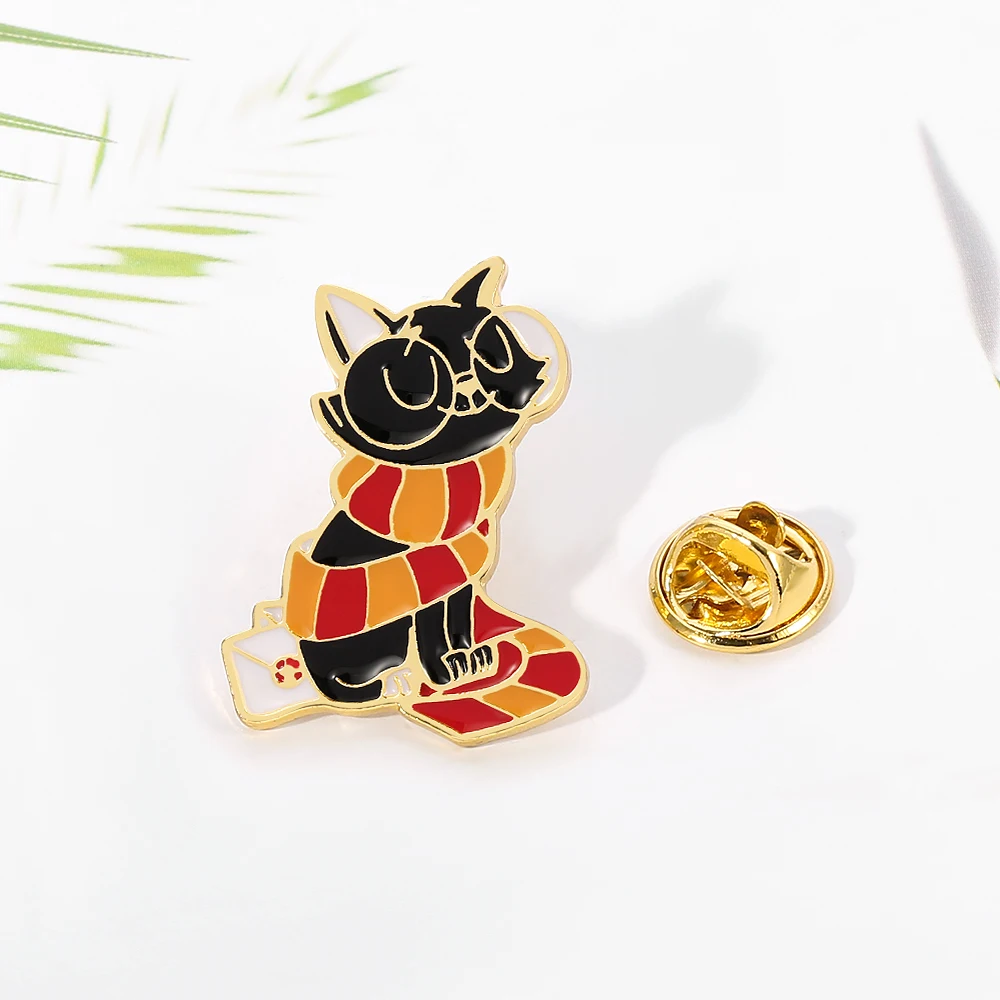 Broche de chat sorcier Harry Potter pour femme, épinglette en métal émaillé, sac à dos Kawaii, accessoires de vêtements, cadeaux de fête, mode