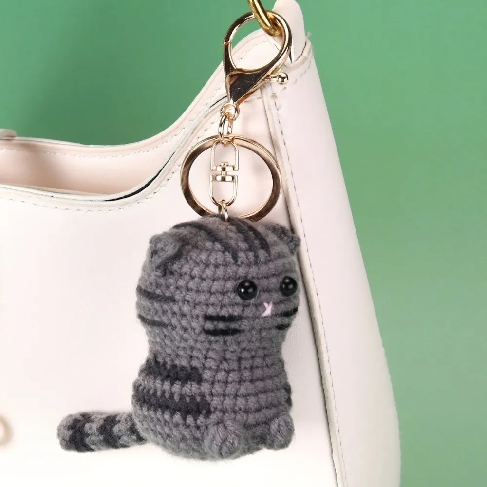 Cartoon Crochet Cat Keychain Handmade Multi-color Handwoven Cat Pendant Mini with Metal Clasp Knitted Animal Key Ring
