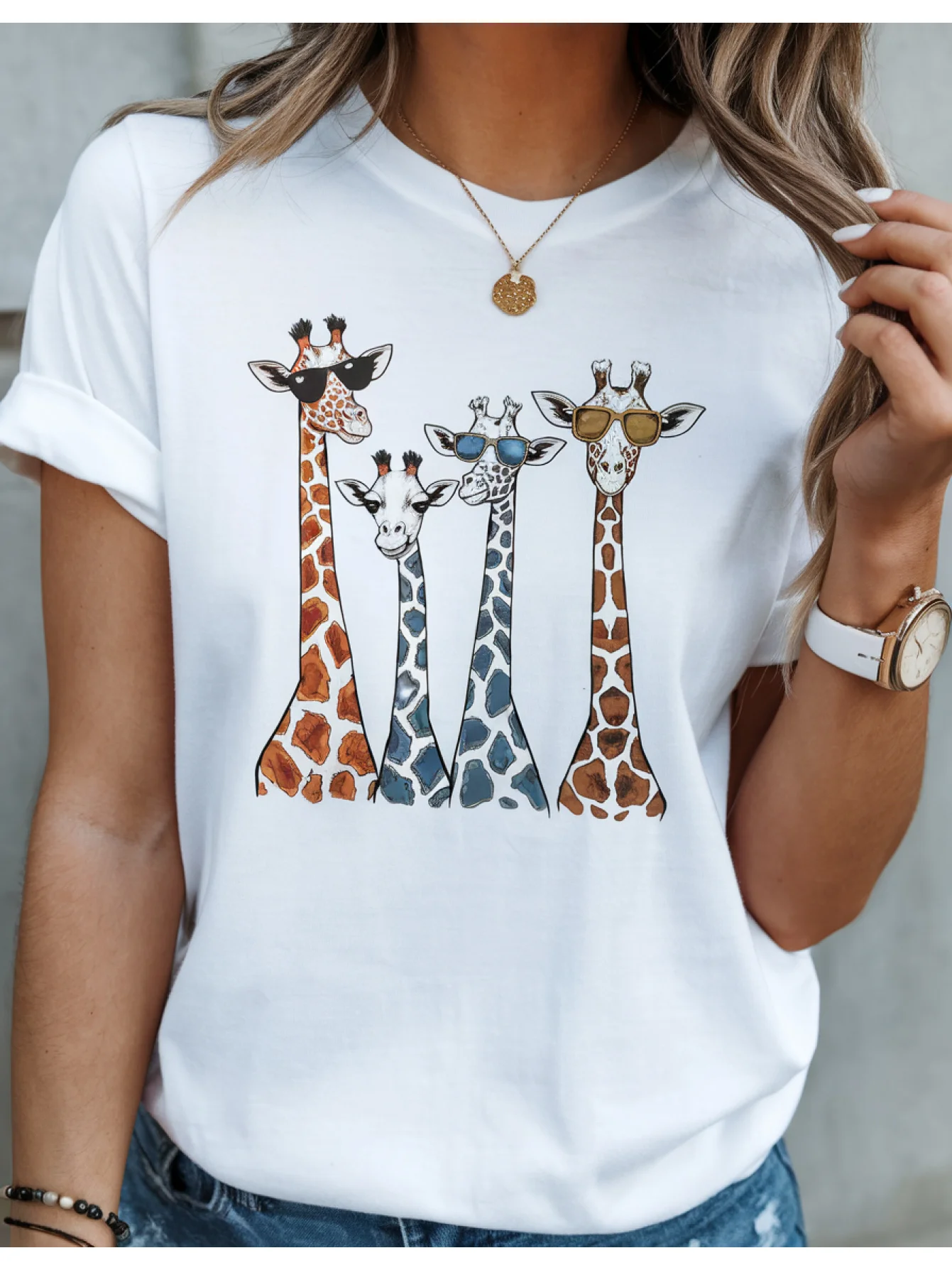 Camiseta con estampado de jirafa de dibujos animados, Top de verano para mujer, cuello redondo, manga corta, ropa informal y de moda de verano para mujer