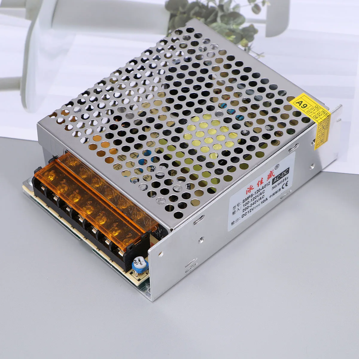 تيار مستمر 12 فولت 10A تحويل التيار الكهربائي سائق محول عالمي للأتمتة الصناعية شرائط ليد أضواء رصد الطاقة