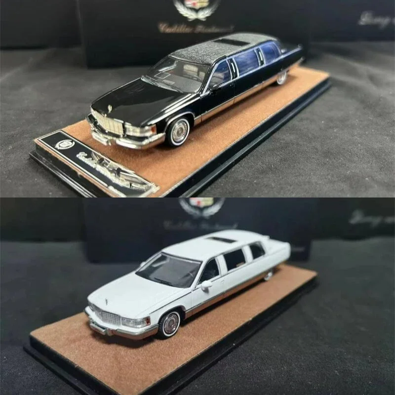 

XiaoGuang Model 1:64 Fleetwood Limousine limited499 Diecast Model Car