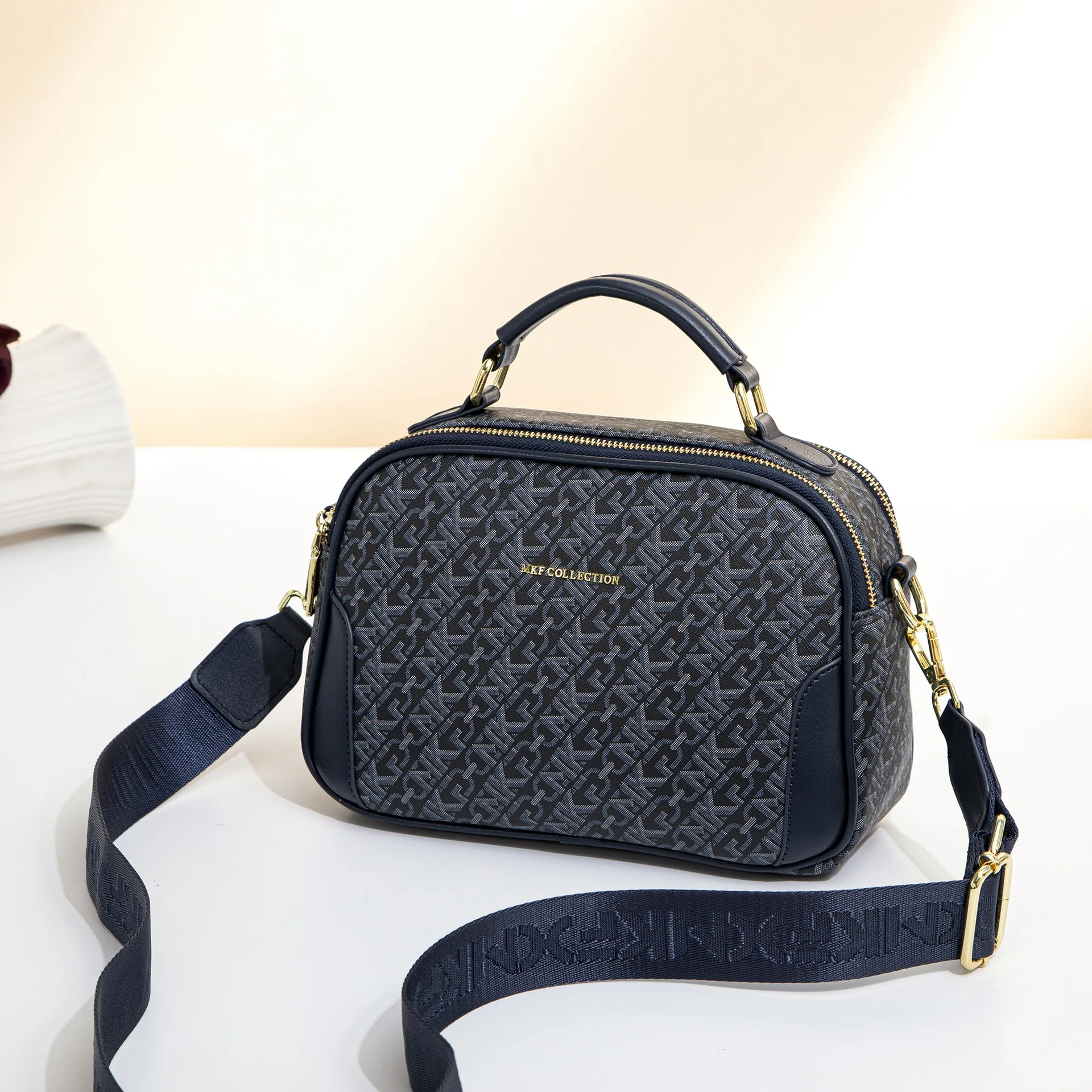 Borsa Vintage Monogram a Cupol - Leatherwork Letters recensione e prezzo