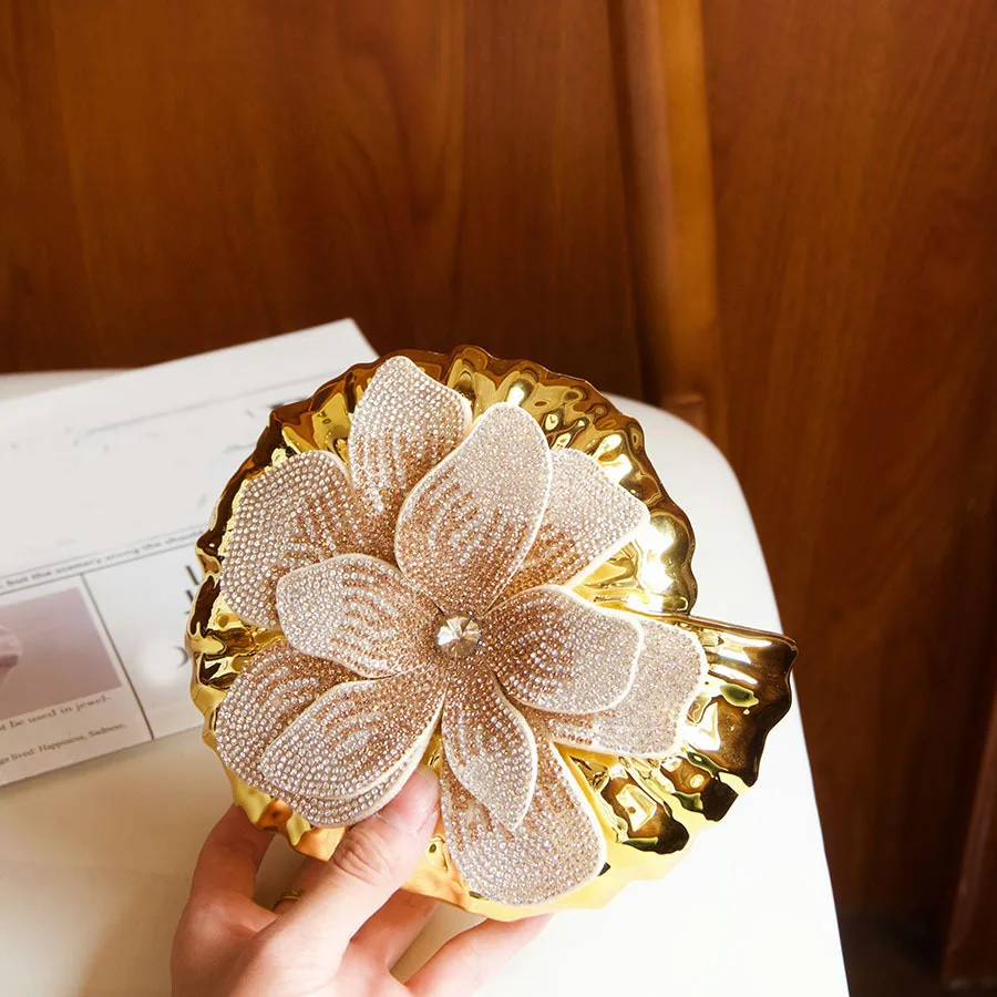Luxury Fashion Versatile Creative Threaded Shell Flower Diamond Acrylic Bag Messenger Bag