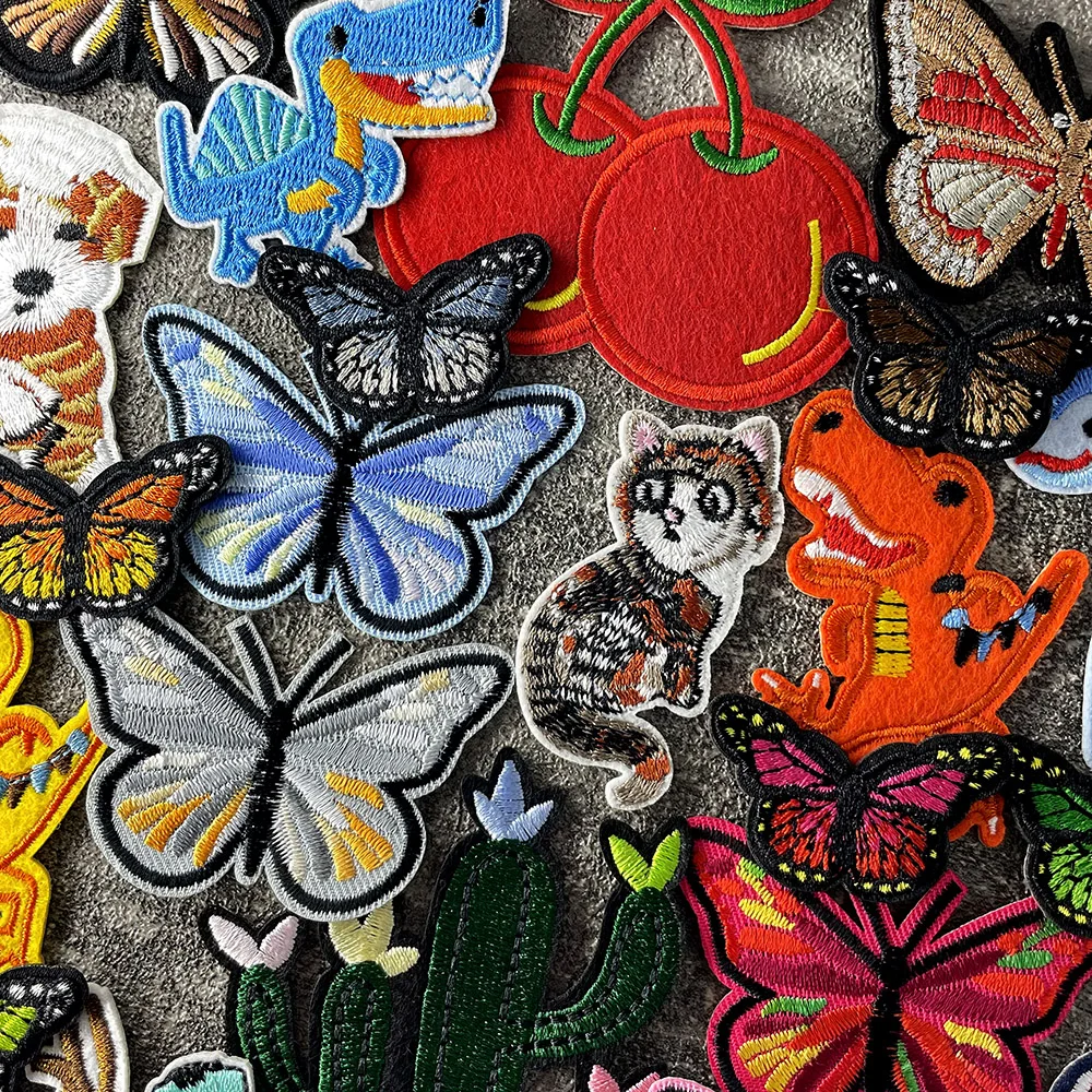 فراشة ديناصور الكرتون الحديد على بقع للملابس المطرزة الخياطة زين إصلاح الضرر الديكور تعديل التصحيح