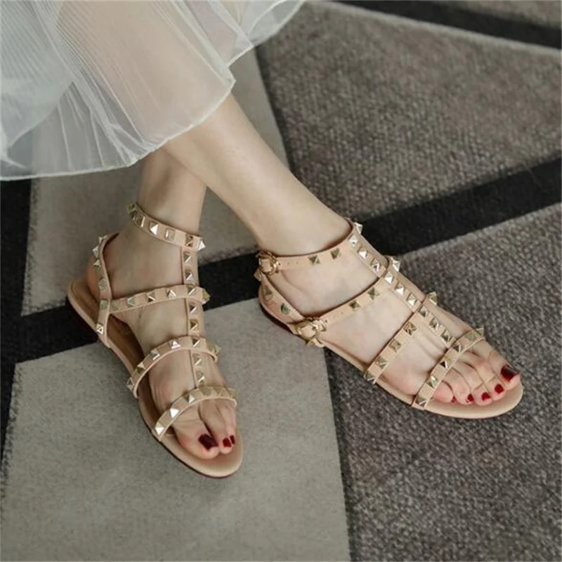 2024 summer women\'s sandals ladies casual flat shoes simple style Fashion rivet design walking and shopping Large size 41-43