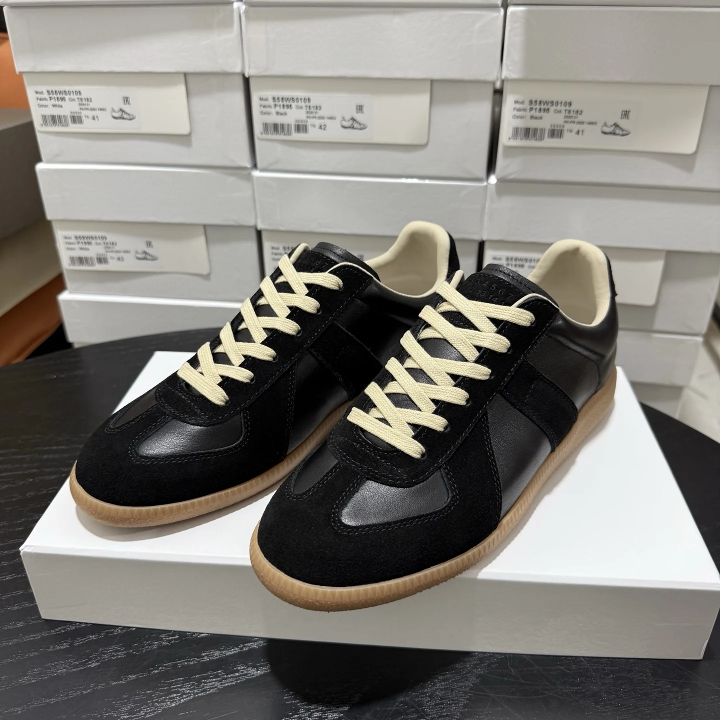 2025 New Leather Versatile Casual Retro Platform German Training Shoes Agon Sneakers for Couples Flat Loafers with Laces
