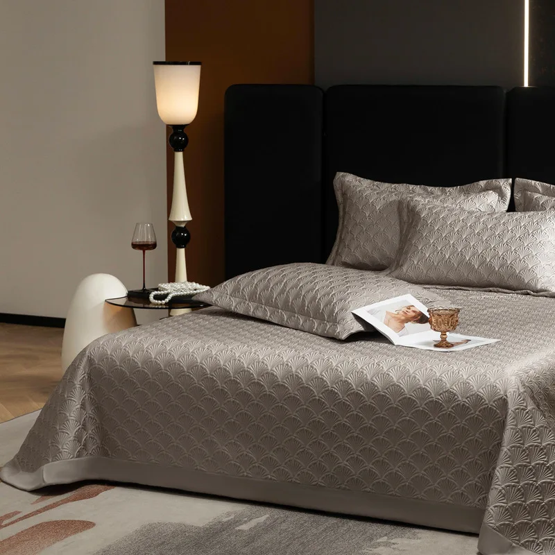 Solid Color Luxury Quilt Set 3PCS - Silky Soft Bedspread, 1pc Minimalist High-End Bed Blanket, Breathable Lightweight Coverlet
