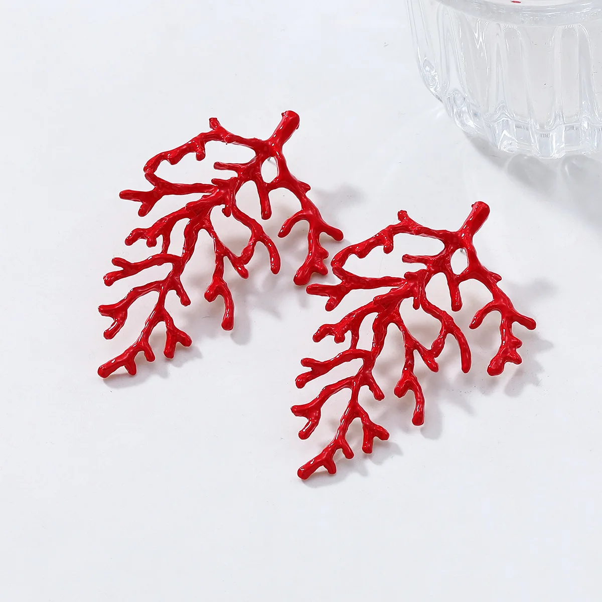 

Vintage Fashion Red Coral Earrings for Women Statement Metal Leaf Big Earring Exquisite Beach Jewelry Holiday Party Gifts