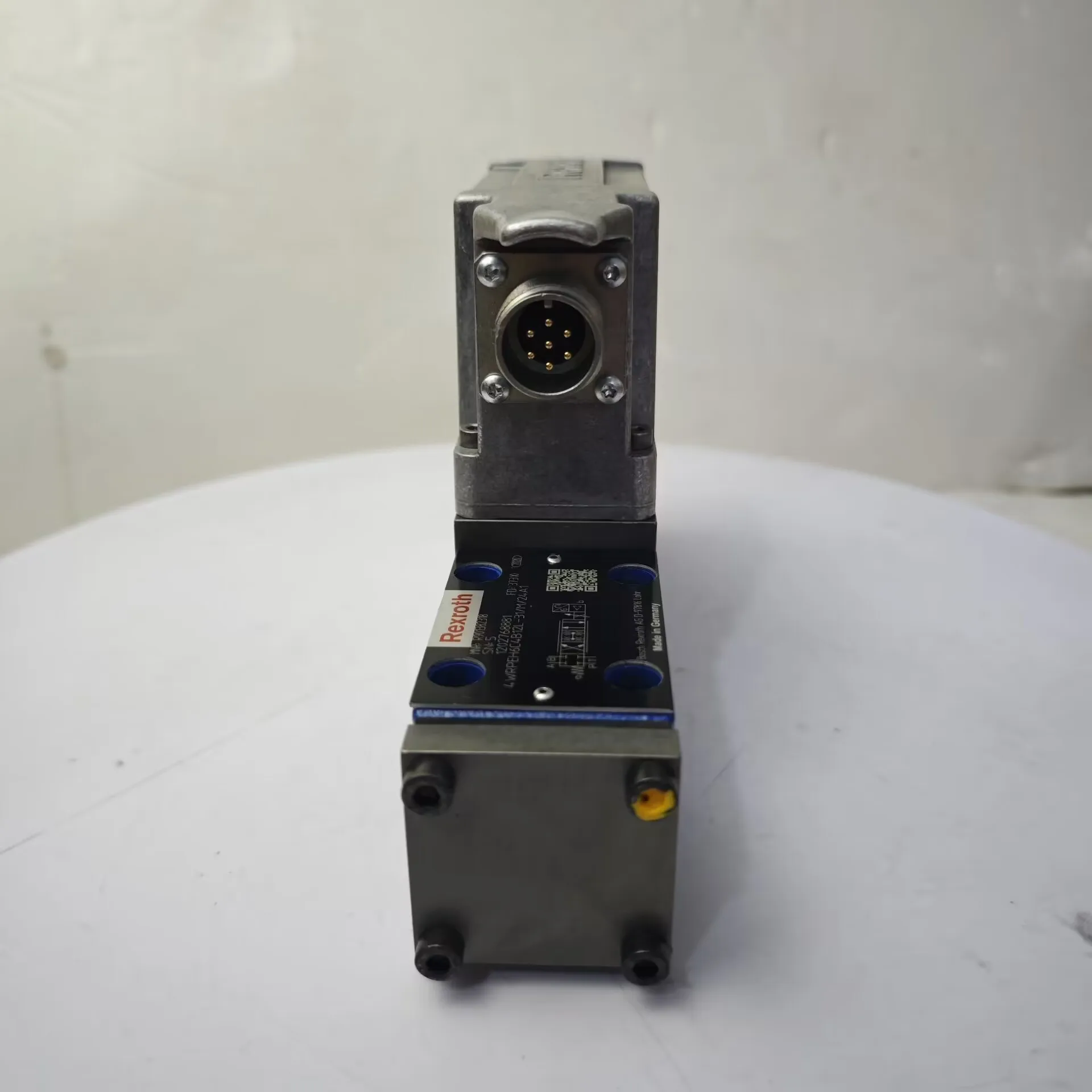 4WRPEH Rex Rth Proportional-Richtungsventil R 901382318   4WRPEH6C4B12L-3X/M/24A1