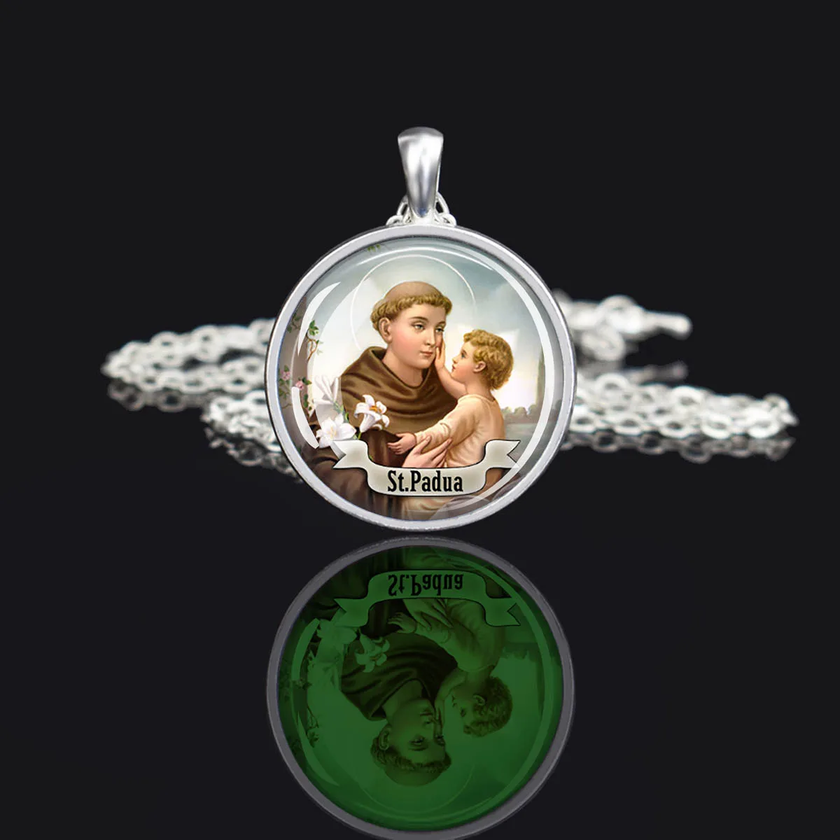 St Anthony of Padua Pendant Religious Saint Necklace Luminous Religious Jewerly Lucky Charm Grow In The Dark