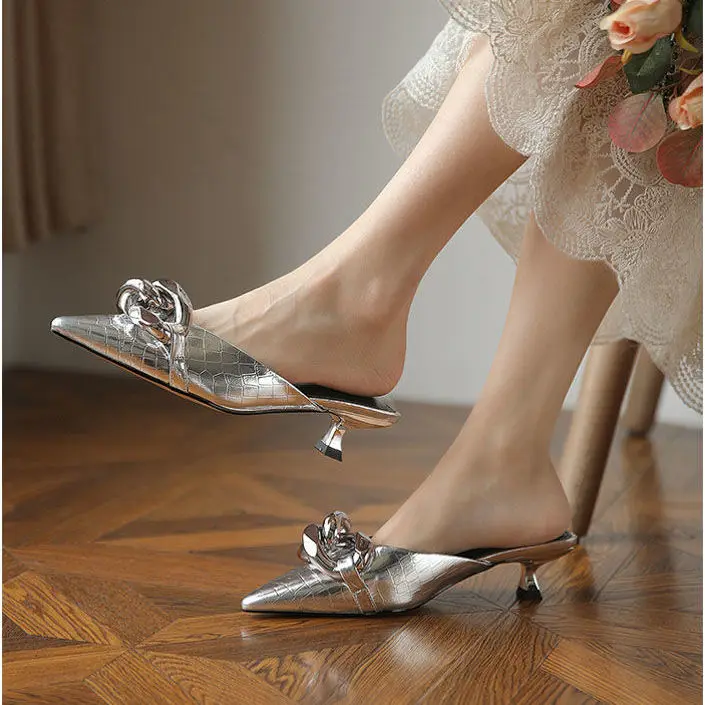 Shoes Pointed Toe Women\'s Slippers and Ladies Sandals Flowers Slides Flat Outside New Style Waterproof Non Slip Unique Korea Vip