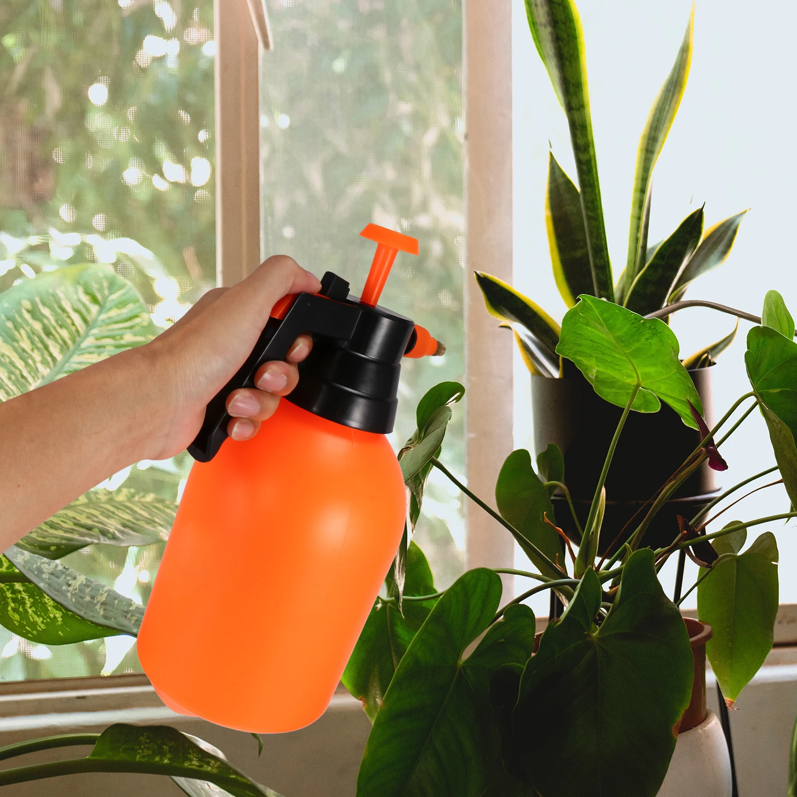 

Pressure Flower Watering Can Durable Plastic Watering Container Garden Horticulture Indoor Outdoor Tool Water Sprayer