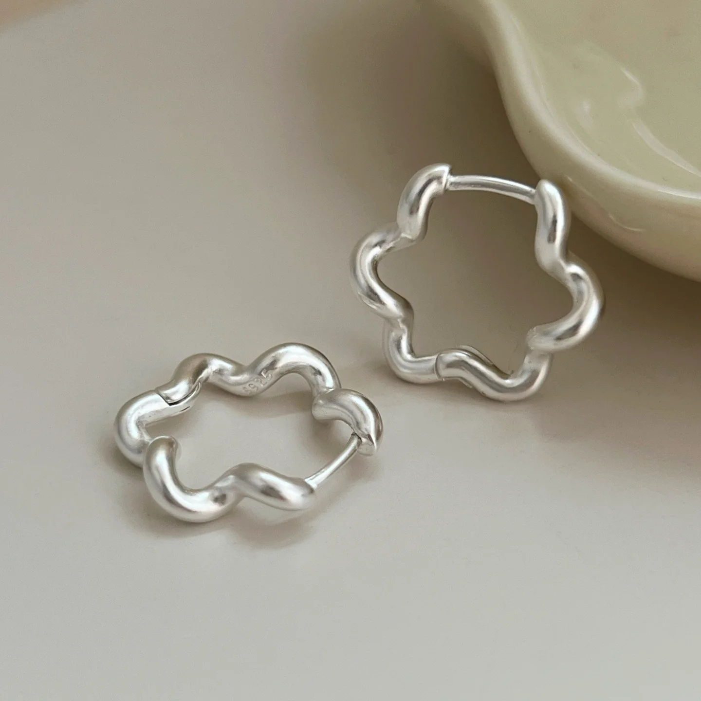 

925 Sterling Silver Clip Earrings Punk Flower Lines Geometric Elegant Simple For Women Girl Gift Jewelry Dropshipping Wholesale