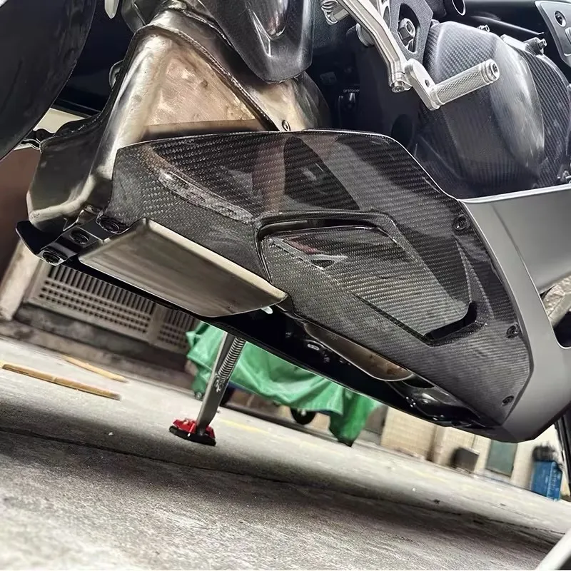 Carbon Fiber Engine Bottom Pan Cover Fit QJMOTOR SRK 921RR Motorcycle Modified Chassis Guard Mod Accessories