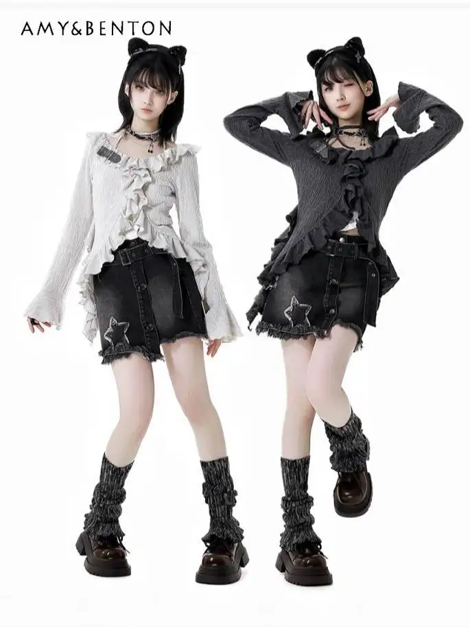 

Уличный панк-вязаный топ с рюшами и открытыми плечами с длинными рукавами + жилет с готическим принтом + джинсовая юбка с высокой талией, комплект из трех предметов