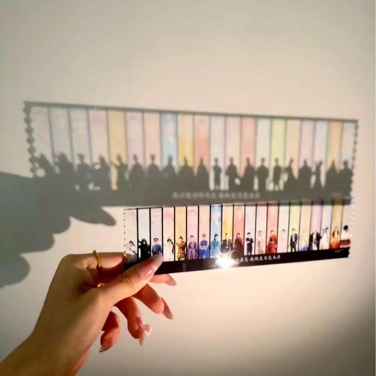 بطاقة شفافة من الأكريليك ذات نافذة ملونة مبتكرة "I Am the Character's True Self". التقاط صورة للتحقق من إعطاءها