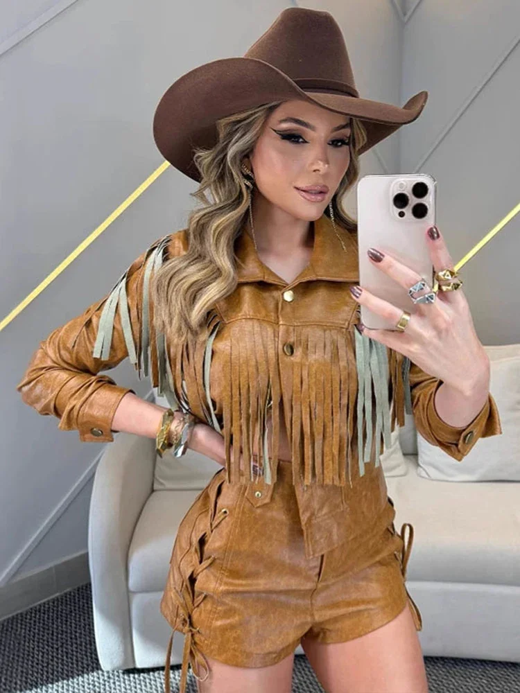 

Короткая куртка с кисточками и лацканами, шорты на шнуровке, женский комплект, прямой топ с длинными рукавами, полубрюки с высокой талией, женские костюмы в стиле ретро, комплект из двух предметов