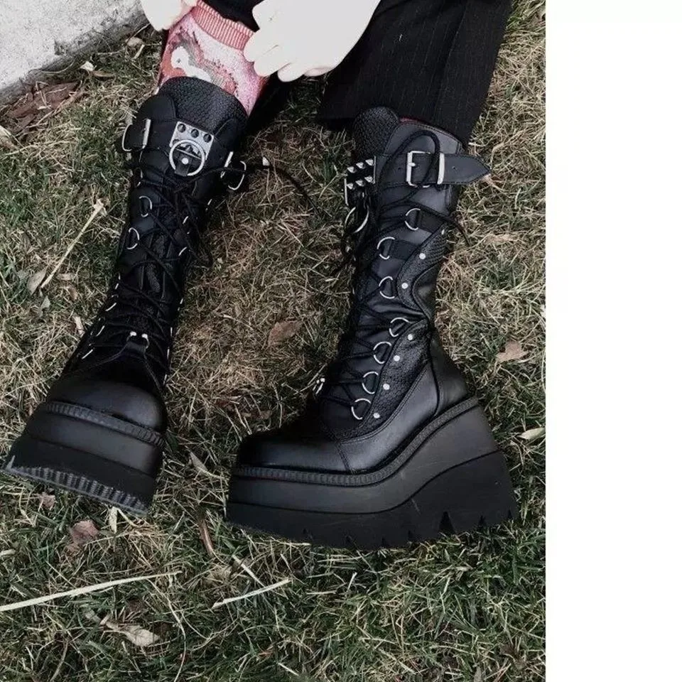 

2026 New Thick Soled Motorcycle Boots Y2k Dark Gothic Punk Midsole Boots for Women Matte Punk Women's Shoes