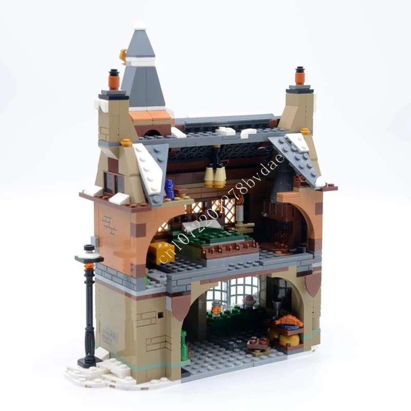 691pcs Winter dorf Old Inn Moc kreative Straßen ansicht Modell Bausteine Architektur DIY Bildung Montage Modell Spielzeug Gif