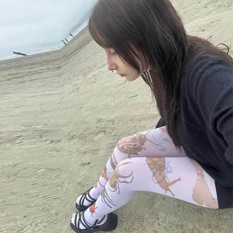 الكرتون المطبوعة الحشرات جوارب طويلة النساء جوارب لطيف تصميم الأزياء القطن الأبيض جوارب طويلة جوارب الراحة #3