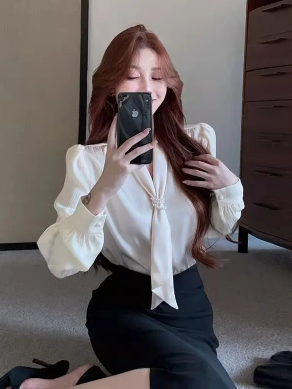 

Elegant Sash V-Neck Long Sleeve Shirt Women's Fashion Spring 2025 Slimming Top High-End Feelings Versatile Stylish Outfit