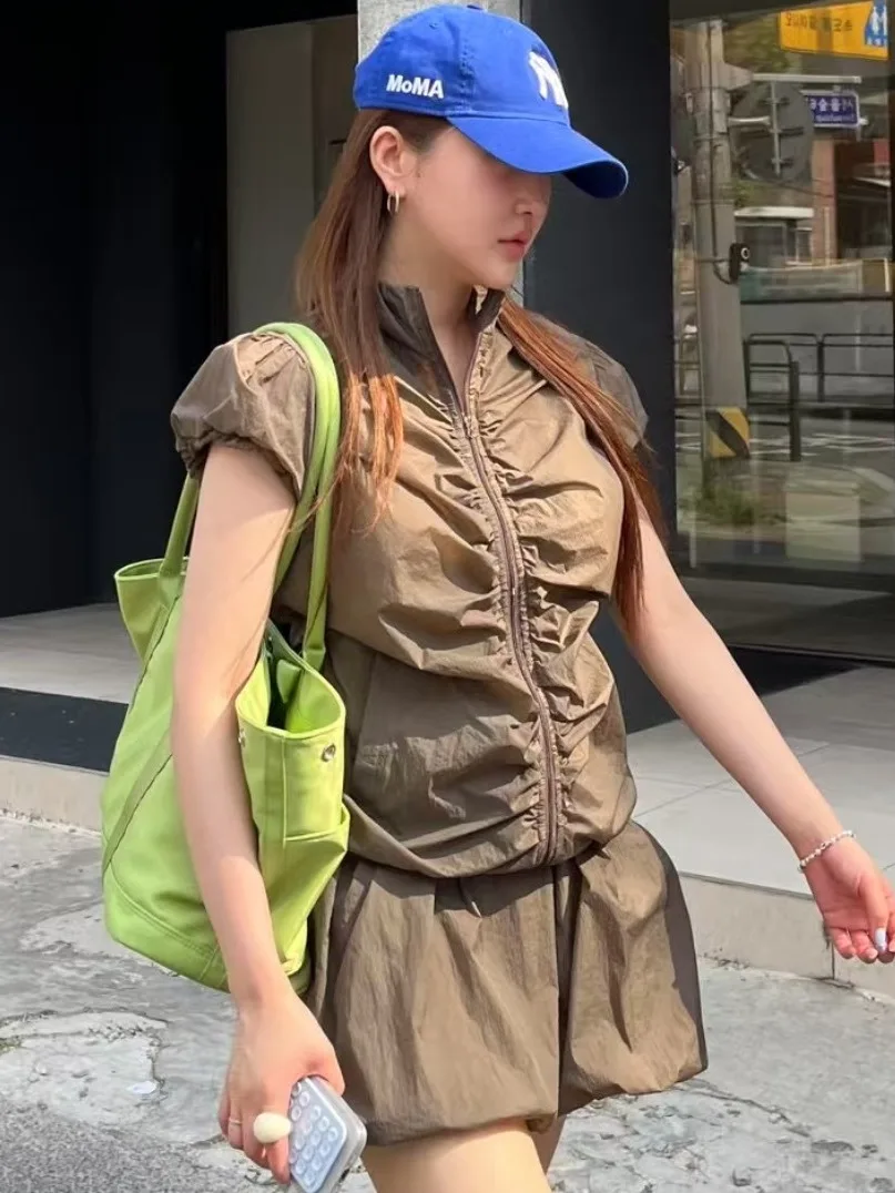 女性の夏の新しいハイウエストブルームショートパンツデザインセンスプリーツジッパースタイル日焼け止めシャツカジュアルルーズフィットトップ