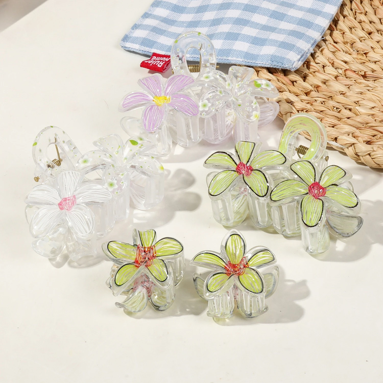 3pcs Acrylic Flower Hair Claw Clip Women Girls Transparent Sweet Ponytail Shark Clip Versatile Fashion Hair Styling Accessories