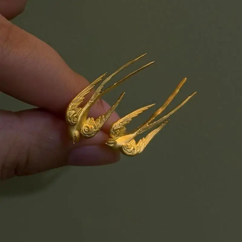 Swallow Gold Earrings Retro Niche Personality Design Light Luxury Exquisite Temperament Jewelry for Shopping Wear