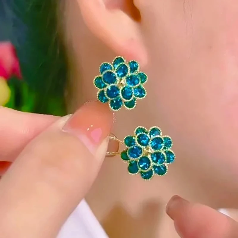 New Fashion Retro Zircon Peacock Blue Flower Ear Clip for Women Trend Elegant Luxury Ladies Wedding Party Premium Gift Jewelry