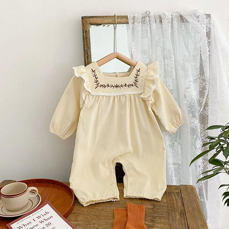 

Spring and Autumn New Baby Clothing, 0-3 Year Old Female Baby, Embroidered Square Collar One piece Long Sleeve Crawler