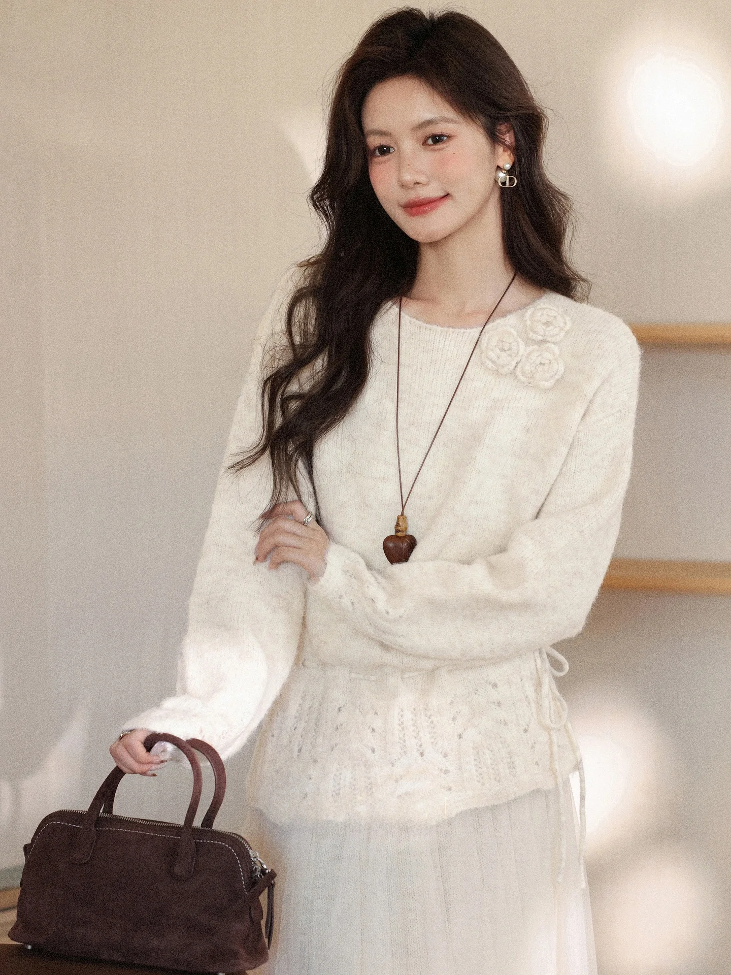 

Свободный женский свитер с длинными рукавами, осенне-зимняя новинка, утягивающий талию, светло-бежевый, в стиле кэжуал, для повседневной носки, вязаный трикотаж